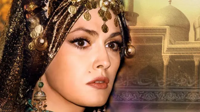 Актриса Ольга Сумська в образі Роксолани, головної героїні українського історичного серіалу "Роксолана. Володарка імперії".