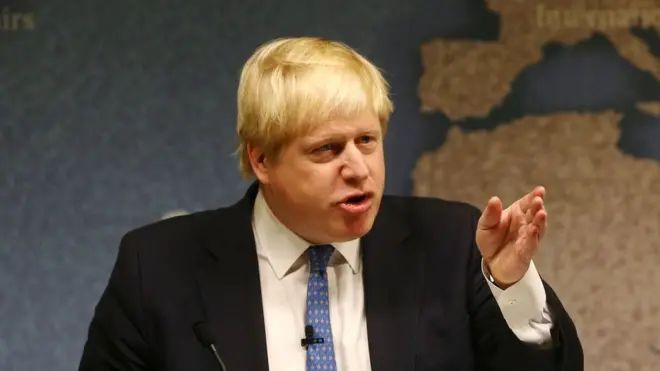 جانسون فقدان رهبری دوراندیش در منطقه را فاجعه خوانده و حکومت‌های ایران و عربستان را به بهره‌برداری از دین برای مقاصد خود و راه‌اندازی جنگ نیابتی متهم کرده است