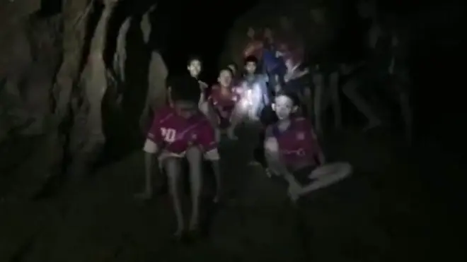 Діти в печері