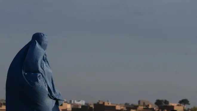 خشونت با زنان در جامعه به شدت سنتی و مردسالار افغانستان موضوعی است که نهادها و سازمانهای زیادی برای ریشه‌کنی آن تشکیل شده، ولی کمتر موفقیت داشته‌اند