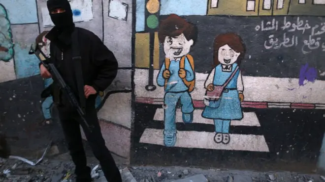 أحد عناصر الجهاد الإسلامي في موقع اغتيال بهاء أبو العطا