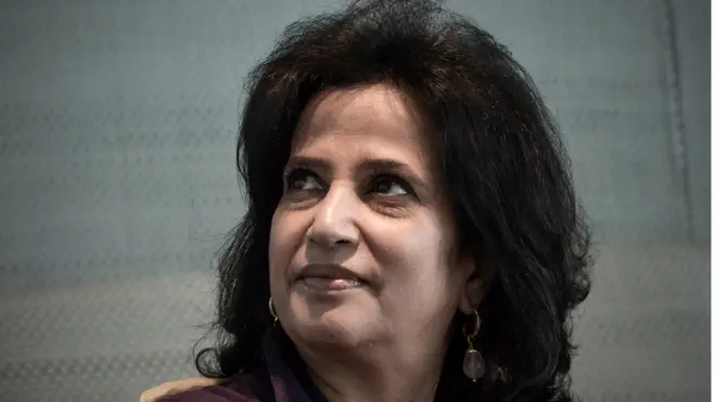 كانت الشيخة مي، وهي من أفراد العائلة الحاكمة في المملكة، تترأس هيئة البحرين للثقافة والآثار منذ شباط/ فبراير 2015