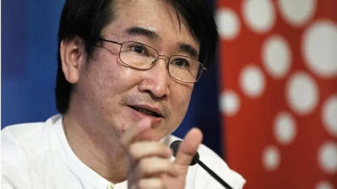 นพ.ธนรักษ์ ผลิพัฒน์ รองอธิบดีกรมควบคุมโรค เปรียบเทียบการรับมือการระบาดของไวรัสโคโรนาสายพันธุ์ใหม่ว่าเหมือนกับ "การที่ต้องเดินทางไปเชียงใหม่ ทั้งที่ยานพาหนะยังไม่พร้อม"