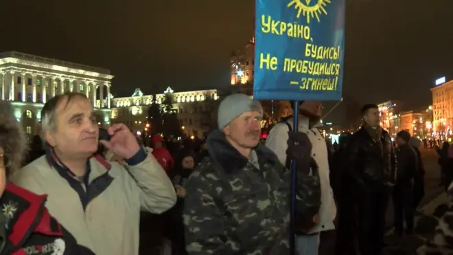 Три года назад украинцы вышли на главную площадь столицы страны, протестуя против отказа президента Виктора Януковича подписать соглашение об ассоциации с Евросоюзом.