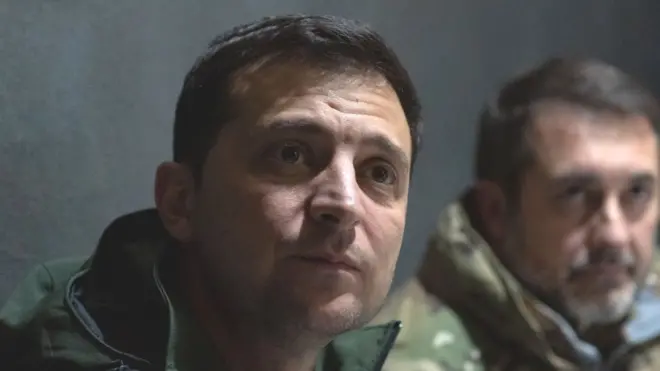 Зеленський каже, що його курс на мир незмінний, однак українська армія на Донбасі готова давати відсіч спробам агресії