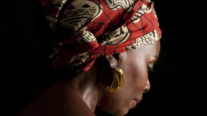 سيدة نيجيرية