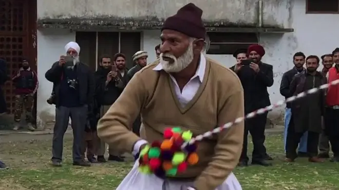 گتکا ایک روایتی مارشل آرٹ ہے جسے شمالی برصغیر میں نوجوانوں کو شمشیرزنی میں تربیت دینے کے لیے استعمال کیا جاتا تھا۔