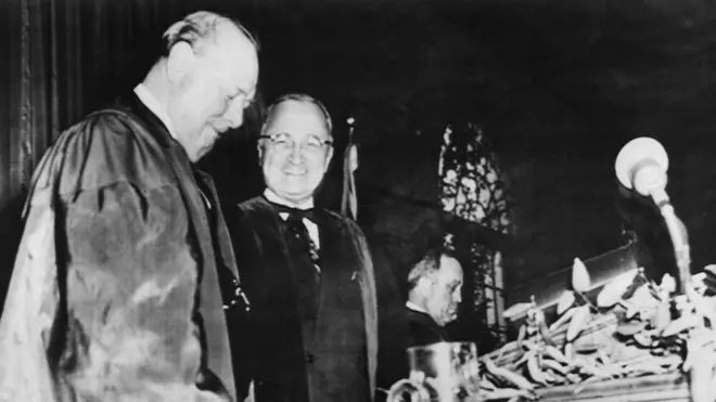 Vinston Čerčil (levo) i Hari Truman (desno) na Vestminsterskom koledžu u američkom gradu Fultonu gde je britanski političar održao poznati govor u kome je osudio „spuštanje Gvozdene zavese"