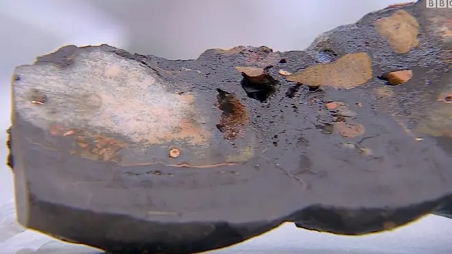 معادن نادرة مستخرجة من قاع المحيط الأطلنطي