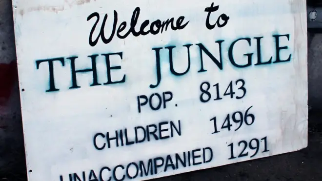 На этой доске у хода в лагерь всегда указано точное число его жителей