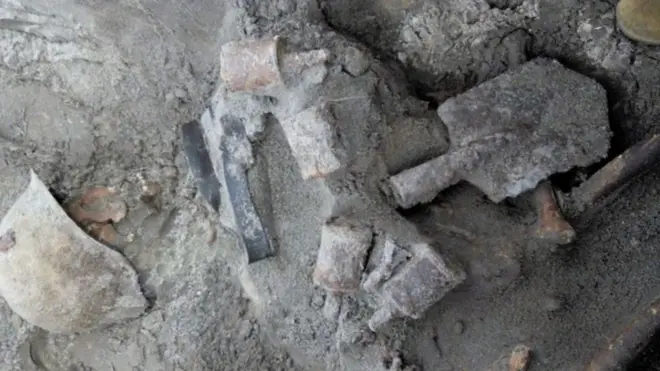 Сапери ЗСУ часто знаходять невідомі поховання солтадів часів Другої світової війни у зоні АТО, адже влітку 1943 року на Донбасі йшли запеклі бої