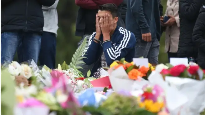 Warga Christchurch berduka atas jatuhnya puluhan korban penembakan di dua masjid.