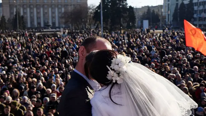 Пара в Донецьку