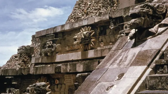 แอซเทคเป็นจักรวรรดิโบราณอันเกรียงไกรแห่งอเมริกากลางซึ่งปัจจุบันคือพื้นที่ในประเทศเม็กซิโก