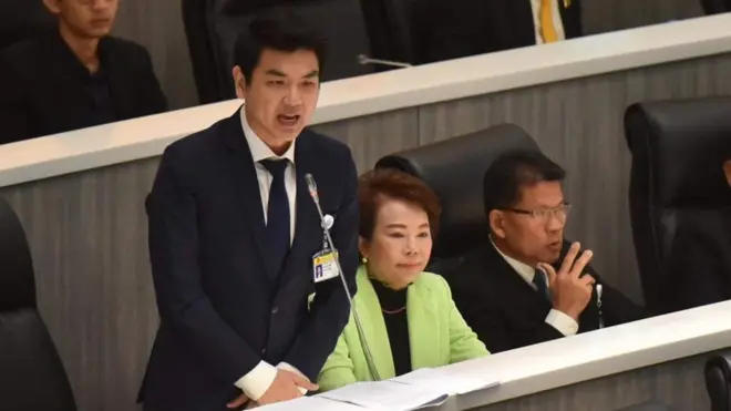 ปิยบุตร แสงกนกกุล