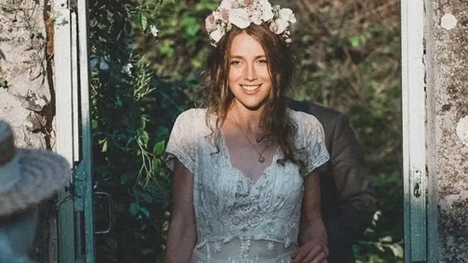 Тесс Ньюалл надела на свадьбу платье своей пра-прабабушки