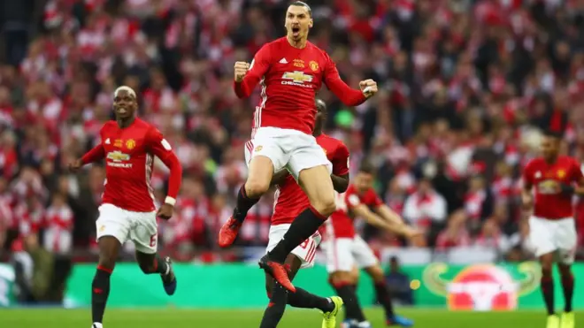 Zlatan Ibrahimovic ghi hai bàn trong trận thắng Southampton