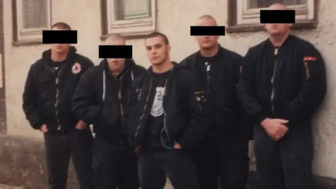 Christian Picciolini formó parte de uno de los grupos neonazis más influyentes de Estados Unidos, los Chicago Area Skin Heads (CASH) entre 1987 y 1995 e incluso llegó a dirigirlo.