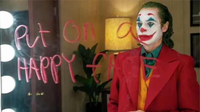 'ది జోకర్' సినిమాలో ఆర్థర్ ఫ్లెక్ పాత్రలో ఫినిక్స్