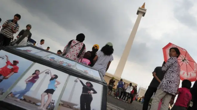 Suasana di pelataran Monumen Nasional (Monas), 11 September 2010.