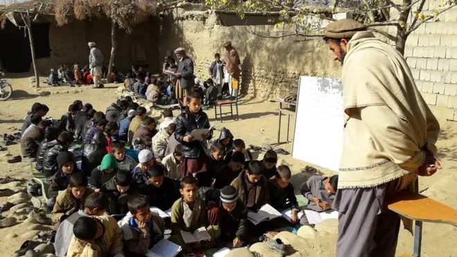 این مکتب ۲۸۰ شاگرد دارد