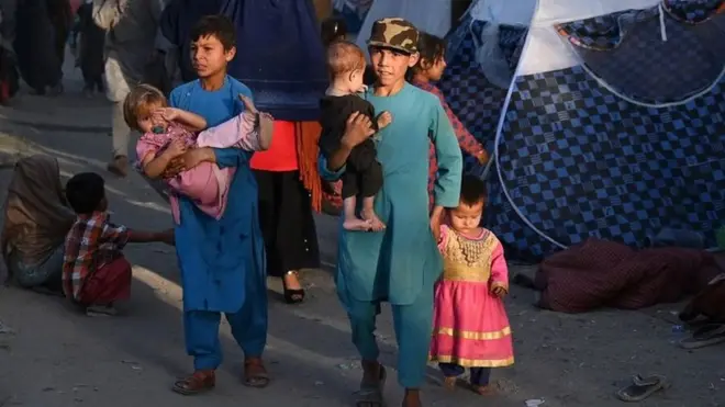 Тысячи людей бегут из захваченных талибами провинций в Кабул, столицу Афганистана