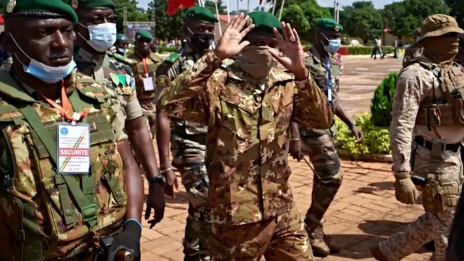 Kanali Assimi Goita (Katikati), Rais wa CNSP (National Committee for the Salvation of People)