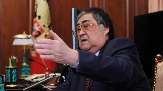 Тулеев впервые был избран на пост главы парламента Кузбасса в 1990-м году