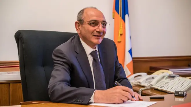 Yeni konstitusiya üzrə prezident parlament tərəfindən seçilir, və Bako Sahakyanın namizədliyi yenidən irəli sürülüb seçiləcəyi şübhə doğurmur.