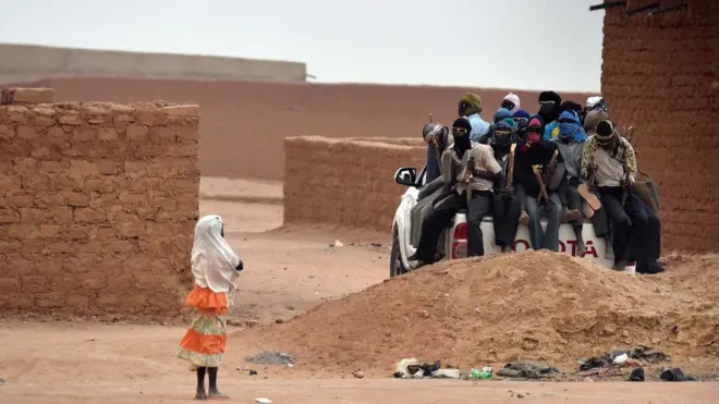 De nombreux migrants continuent de passer la frontière entre l'Algérie et le Niger