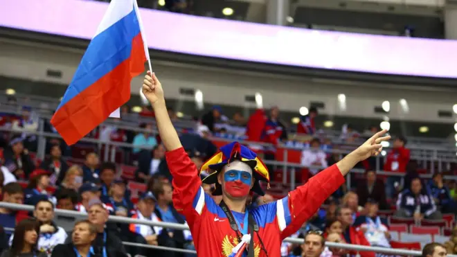 Сообщения о запрете на пронос российских флагов на трибуны не подтвердились