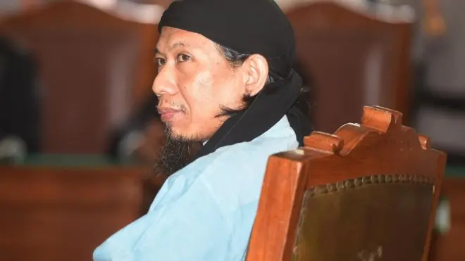 Aman Abdurrahman alias Oman Rochman dijatuhi hukuman mati untuk berbagai serangan di tahun 2016 dan 2017 tatkala ia di dalam penjara.