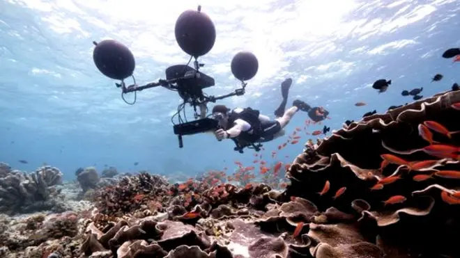 Grabando el sonido del mar.