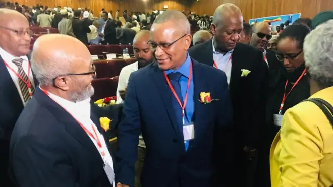 ዶ/ር ደብረፅዮን ኣብ ኣዳራሽ