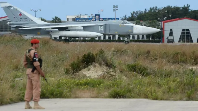 Согласно слухам, чеченские военные должны были охранять авиабазу Хмеймим