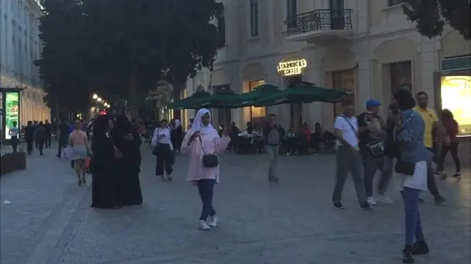 Azərbaycan hökuməti neftdən asılılığını azaltmaq məqsədilə turizmin inkişaf etdirilməsi üçün səy göstərməyə başlayıb.