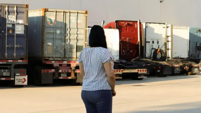 "Aquí (en EE.UU.) uno es esclavo del trabajo y estamos solos", dice.