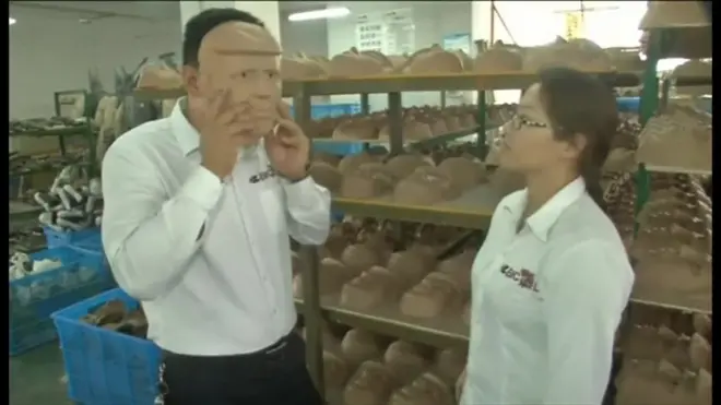 中国の工場、トランプ氏マスクで商機狙う