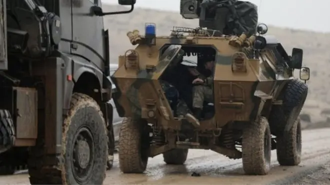 القوات التركية تشن هجومها رفقة فصائل من المعارضة السورية المسلحة