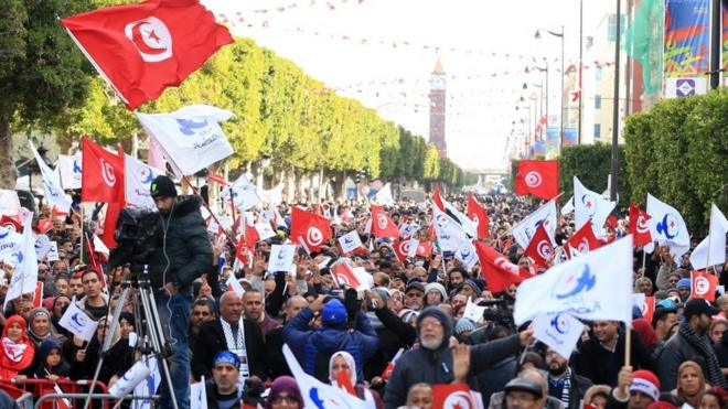 أنصار حركة النهضة التونسية في مسيرة لإحياء الذكرى الثامنة لاندلاع انتفاضات الربيع العربي (أرشيفية)