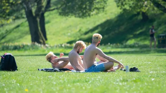 تر اوسه هېڅ داسې علمي ثبوت نشته چې لمر دې د کورونا وېروس ختمولو کې مرسته وکړي