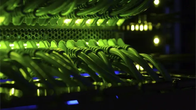 وصل عدد المستخدمين أكثر من 150 ألف مستخدم، وتضمن أكثر من 50 ألف صورة ومقطع فيديو.