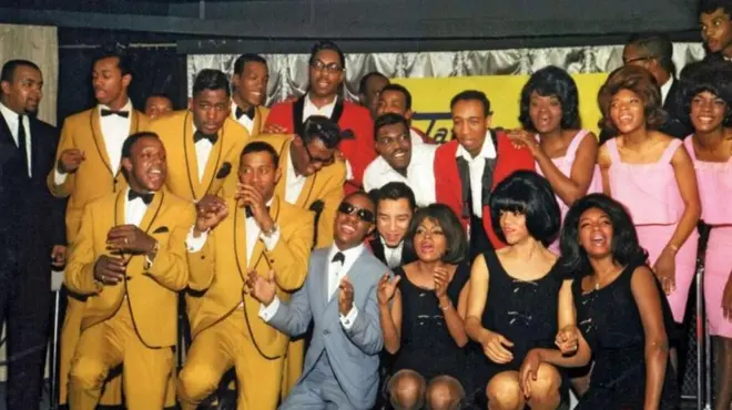 The Temptations, The Miracles, Stevie Wonder, Martha and the Vandellas and the Supreme di EMI Records pada Maret 1965.