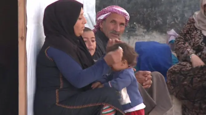 Последний раз продовольствие и другие припасы поступали в восточные районах Алеппо, окруженные сирийской армией, четыре месяца назад.