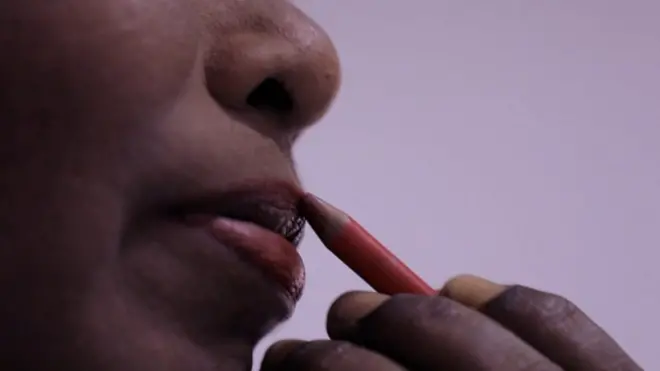 අපේ සල්ලි විතරක් වටින්නේ කොහොමද ?''