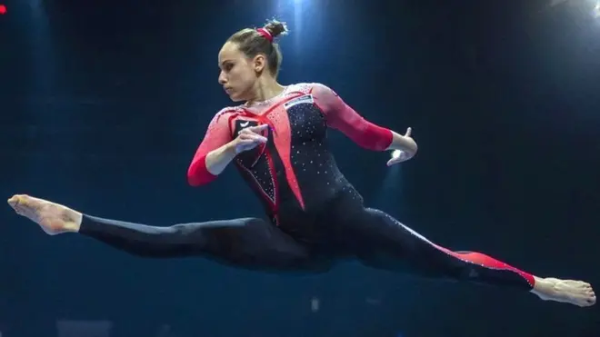 جرمنی کی جمناسٹک کی کھلاڑی سارہ ووس جنھوں نے کھیل میں جنسی شہوانیت پر آواز اٹھائی ہے