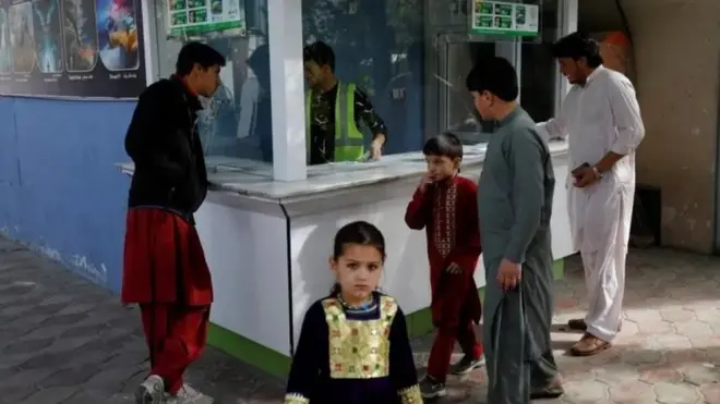 Əfqanıstan Əfqan qadınları Taliban parka getmək olmaz