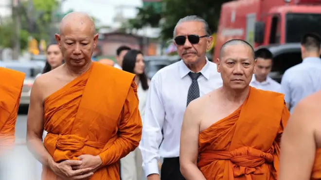 อภิรัชต์ ชูวิทย์ และ จักรทิพย์