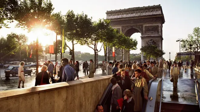 Першу сходину ділять Париж, Сингапур і Гонконг