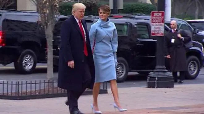 "Thật là vui đã gặp ông bà. Xin chúc mừng", ông Obama nói với ông Trump và vợ ông là bà Melania.
